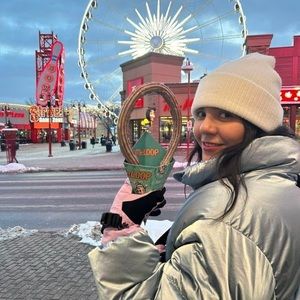 Meet your Posher, Sharon